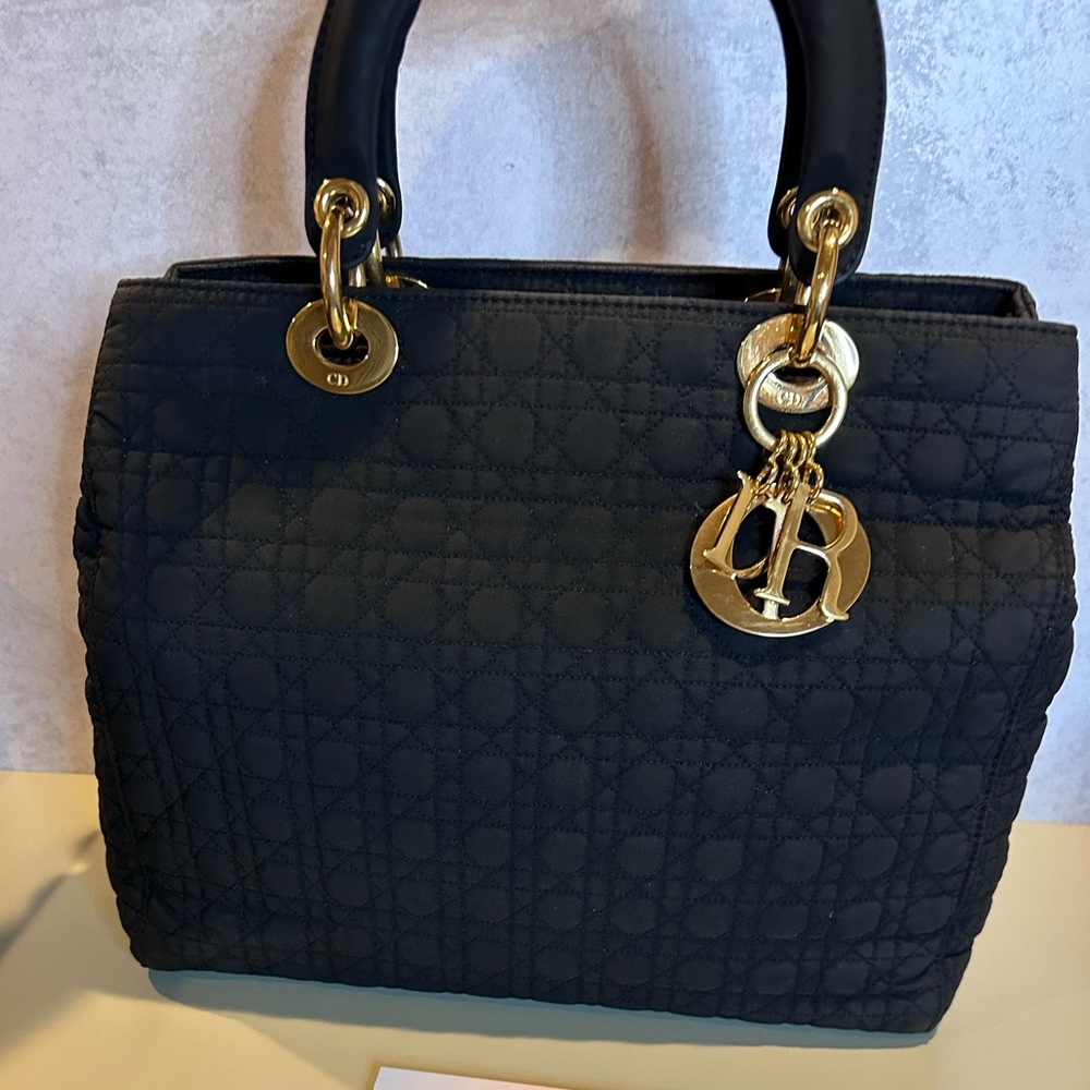 Cannage nylon very good condition.
